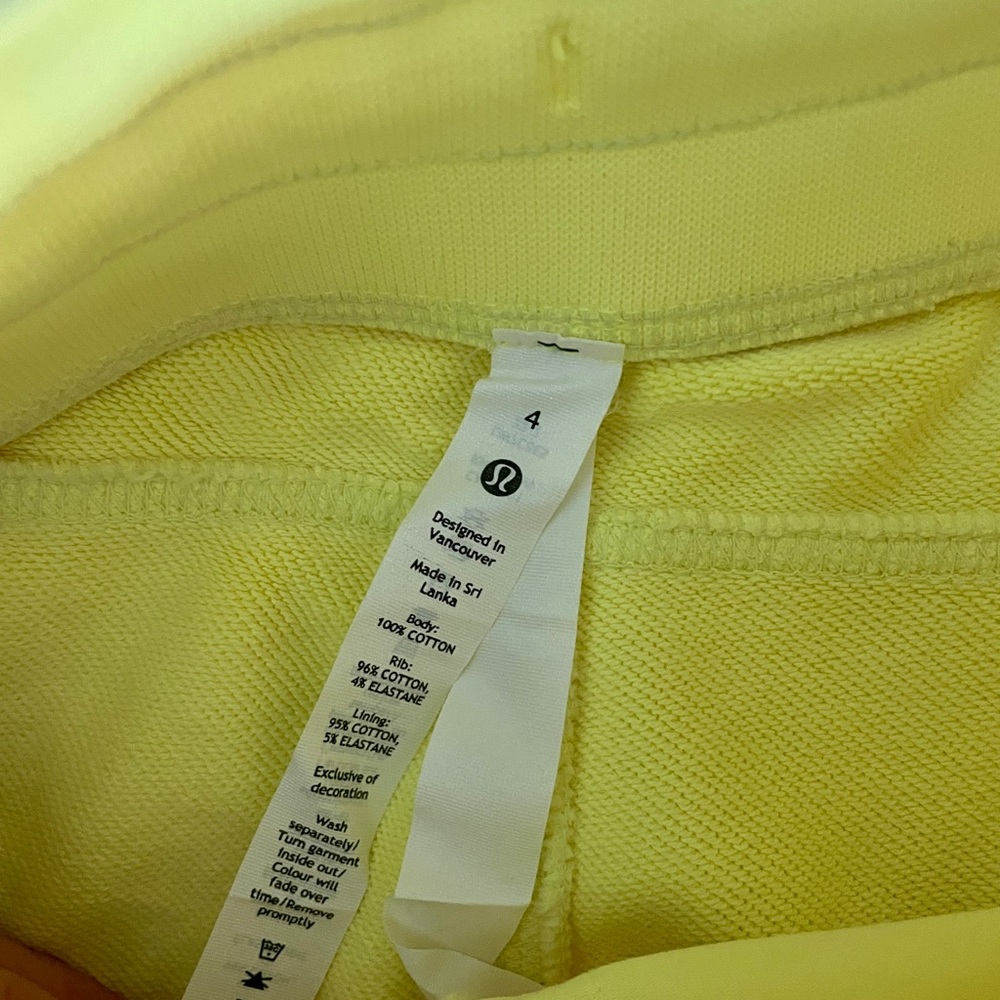 Lululemon highlight yellow inner glow shorts - Picture 5 of 5
